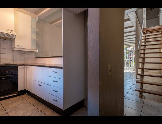 2 BEDROOM DUPLEX SOLD IN THE HILL